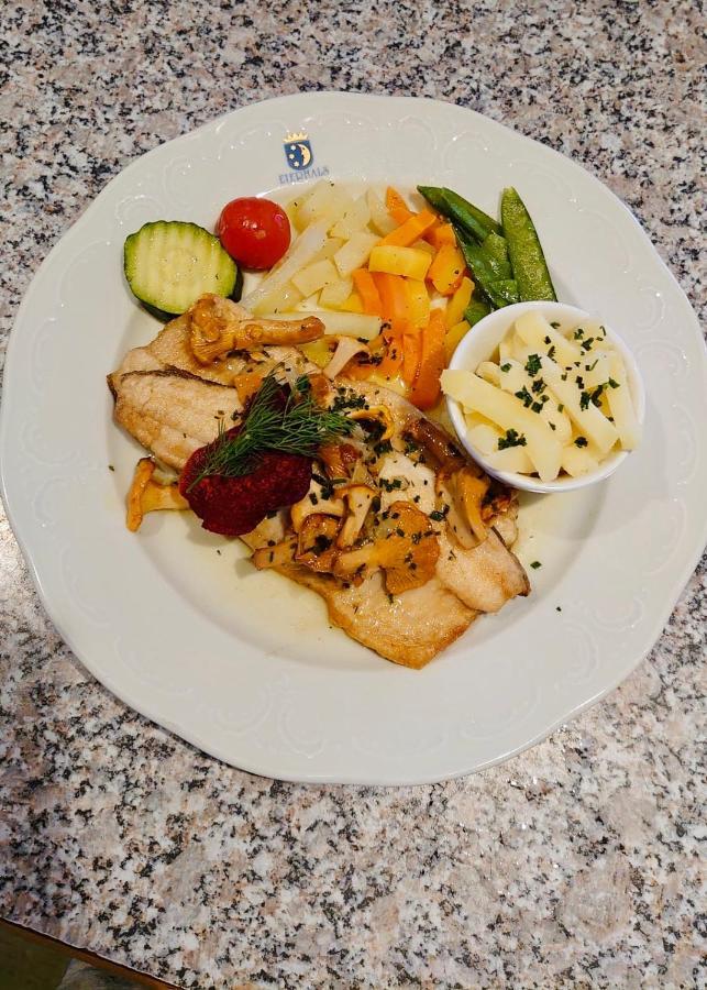 - Restaurant Eierhals Am Agerisee