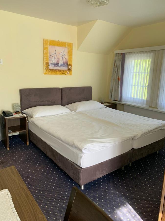 - Restaurant Eierhals Am Agerisee